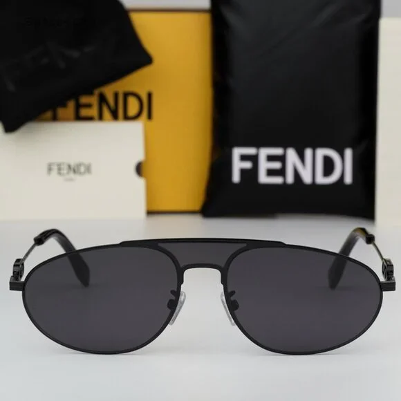 BRAND NEW Fendi FE40072U-Y 01A Black Dark Grey Chain Aviator Unisex Sunglasses